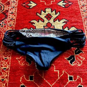 Acacia black bikini bottom size small